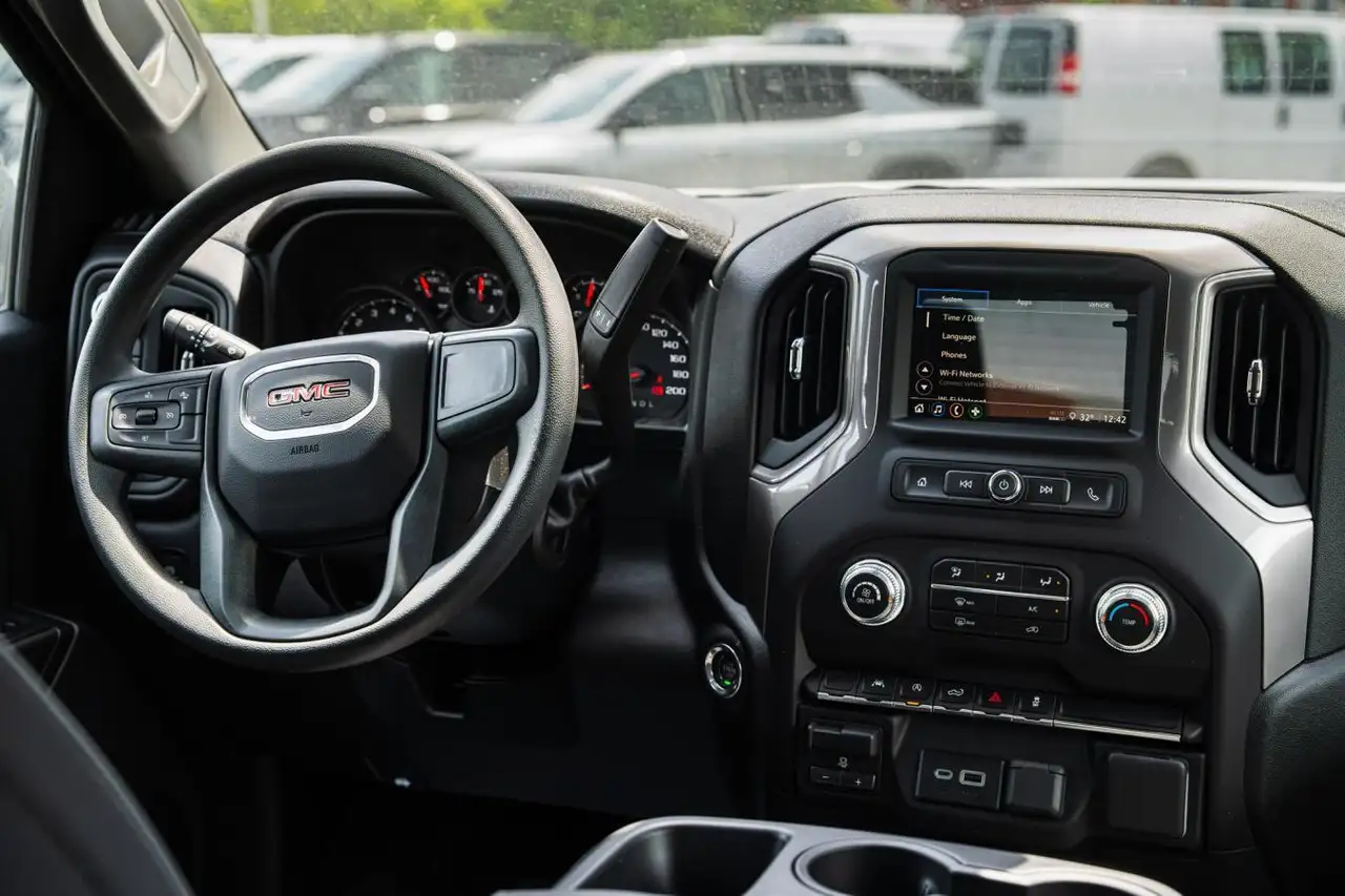 GMC Sierra 1500 снимка GMC Sierra 1500