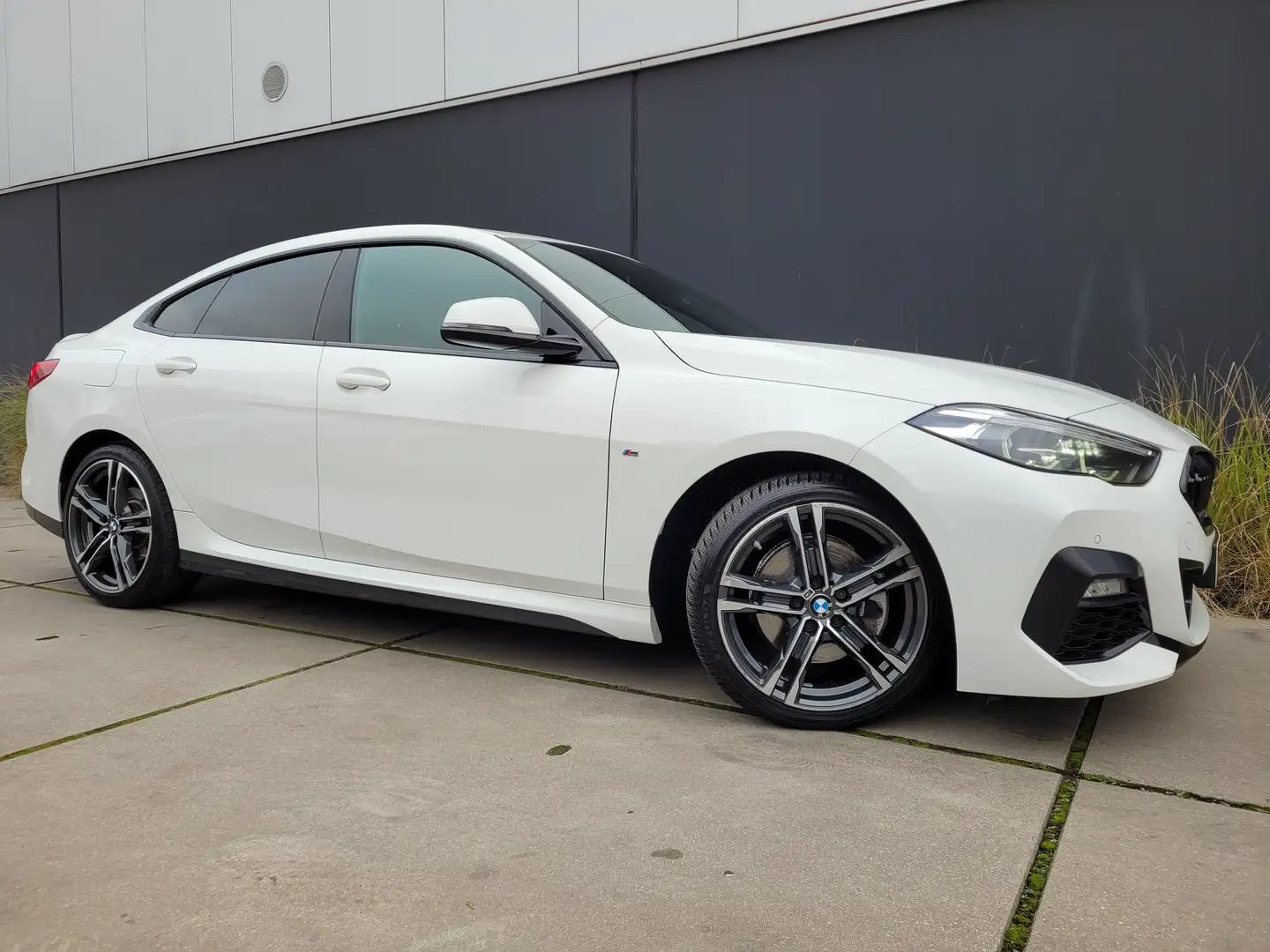 BMW 218 dA Gran Coupe Aut.*M-SPORTPAKKET*LEDER*LED*PDC*DAB Белый - 1