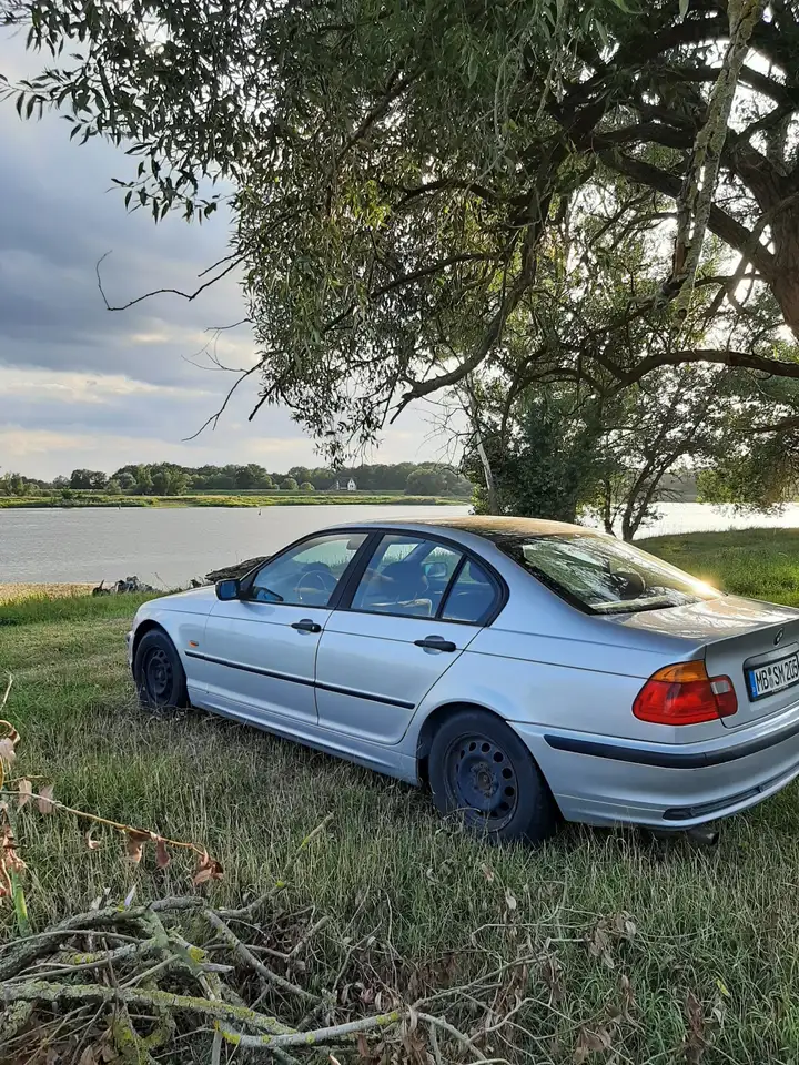 BMW 318i, foto 4