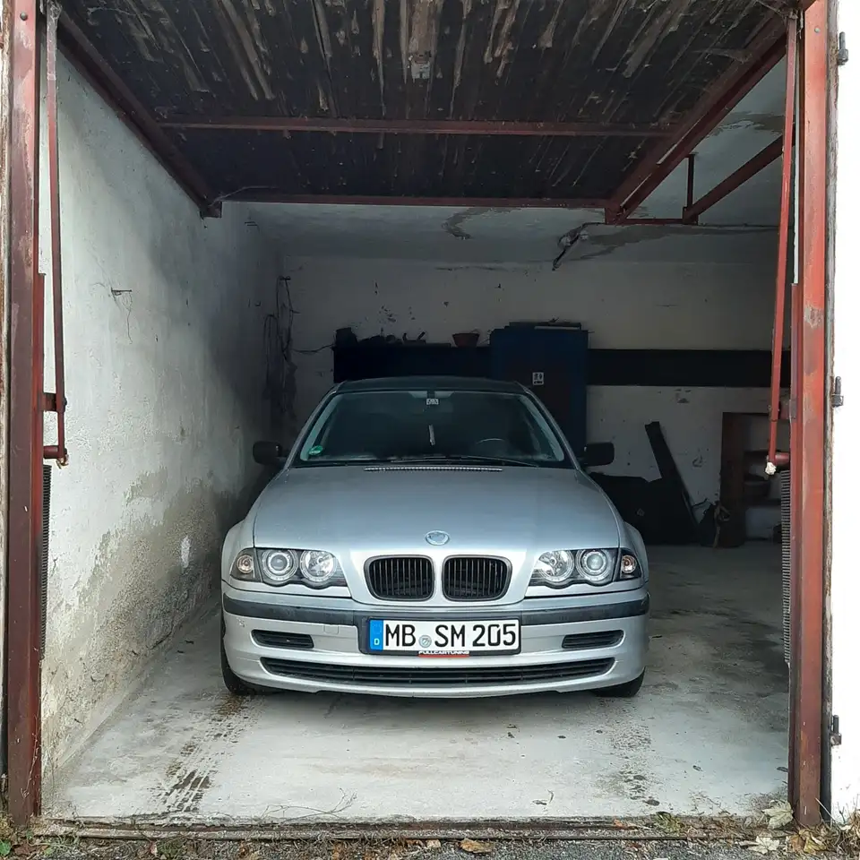 BMW 318i, foto 1