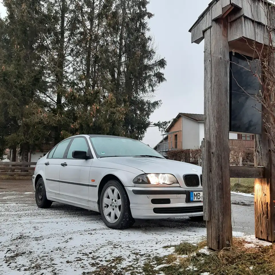 BMW 318i, foto 2