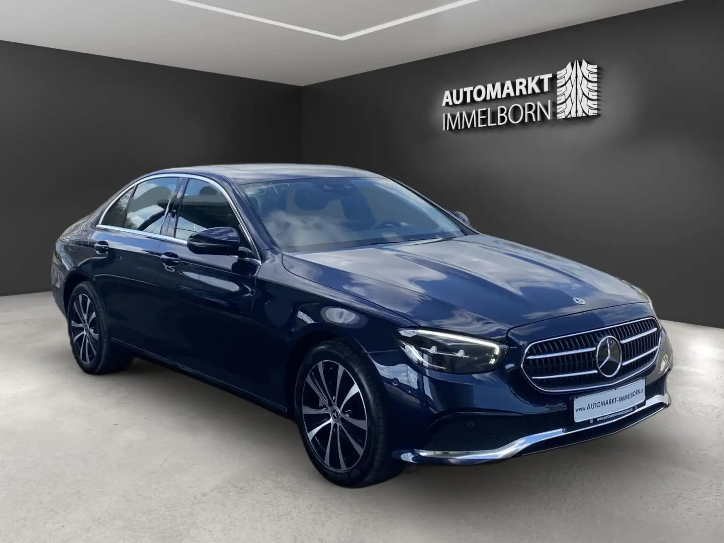 Mercedes-Benz E 300 de Sdach*VollLeder*Luftfed*LED*DAB*Distro* Blau - 1