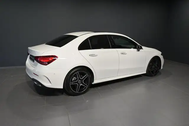 Mercedes-Benz A 200 Limousine AMG/PANO/NIGHT/KAM/TOTW/AMBIENTE