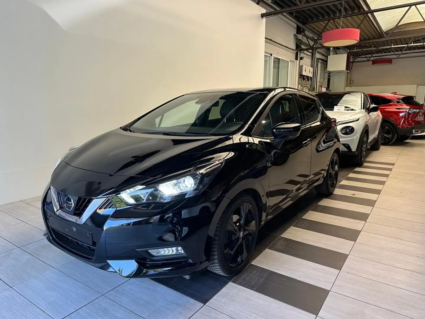 Nissan Micra Benzine 1.0 N-Sport Black on Black Noir - 1