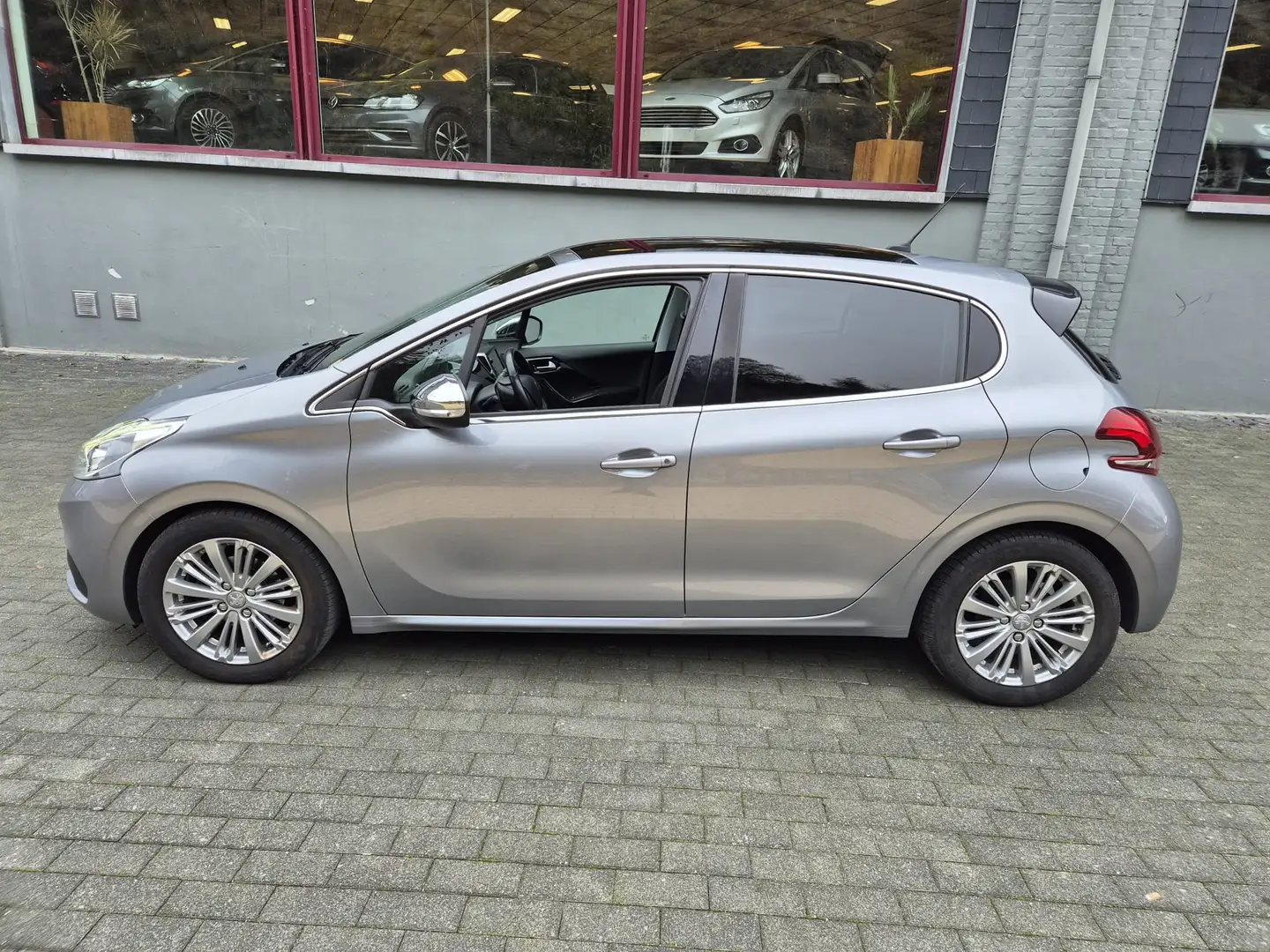 Peugeot 208 1.5 BlueHDi Signature S TOIT PANORAMIQUE GARANTIE Grijs - 2