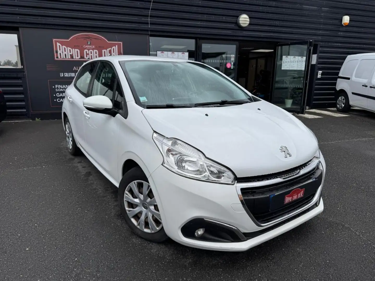 Peugeot 208 1.6 BlueHDi - 100 ENTREPRISE Affaire Premium Pack PHASE 2 GARANTIE 3 MOIS Weiß - 1