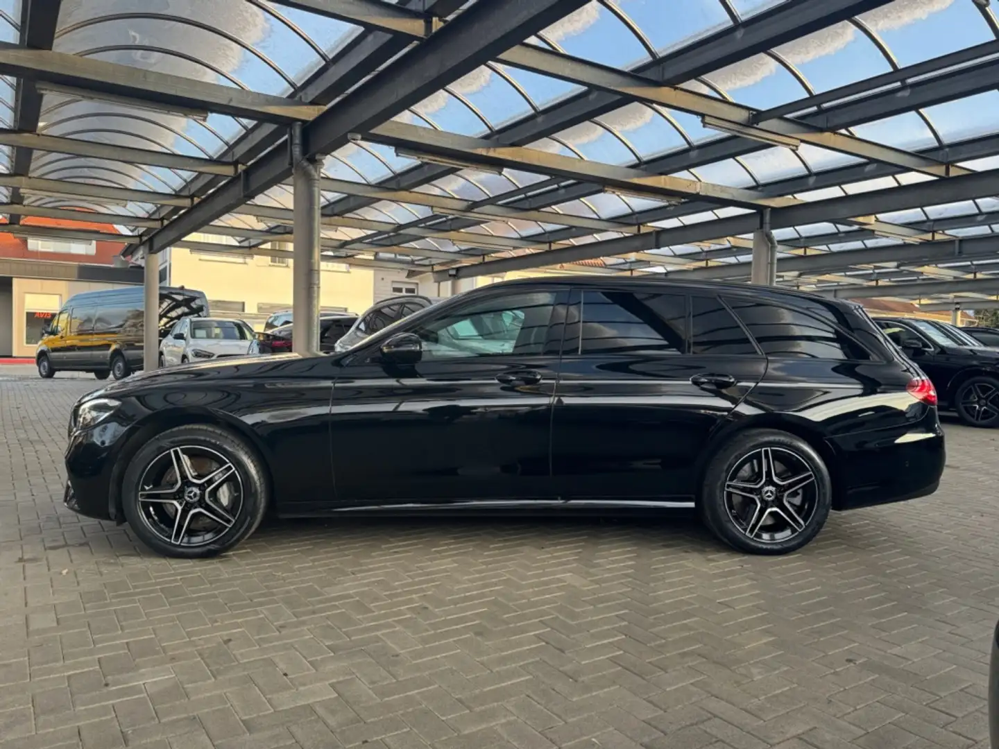 Mercedes-Benz E 300 de 4M T AMG+NIGHT+DISTRONIC+AHK+HEAD-UP Noir - 2