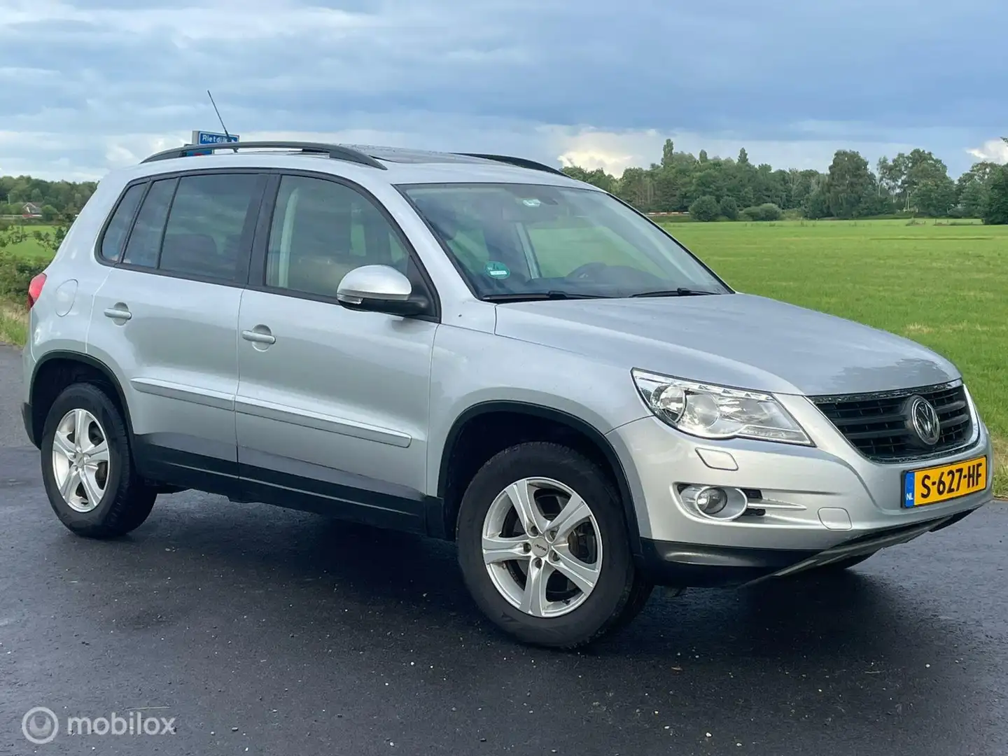 Volkswagen Tiguan 1.4 TSI Trend&Fun 4Motion Grijs - 2
