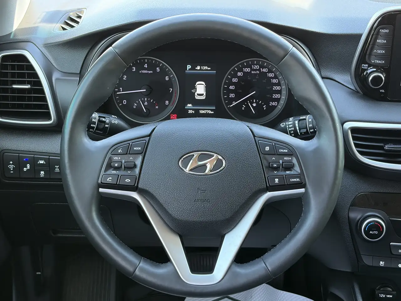 Hyundai TUCSON снимка Hyundai TUCSON