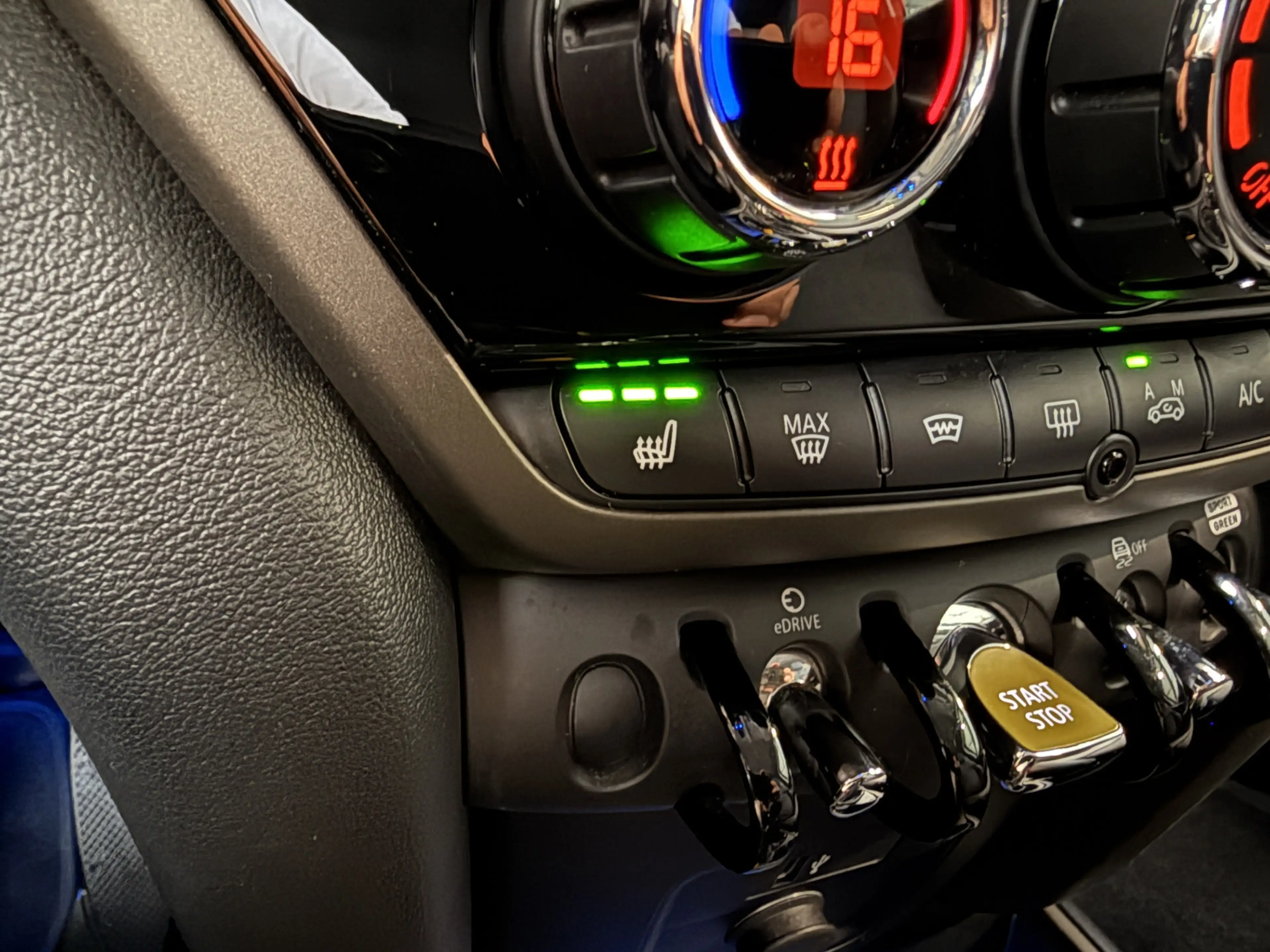 MINI Cooper SE Countryman 2.0 ALL4 Camera/Apple — photo 13
