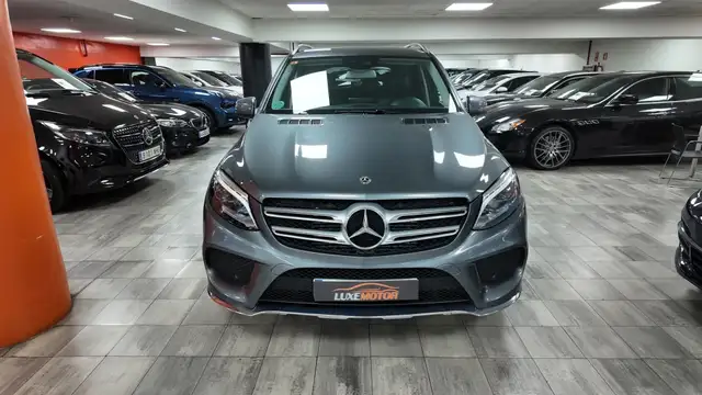 Mercedes-Benz GLE view 2