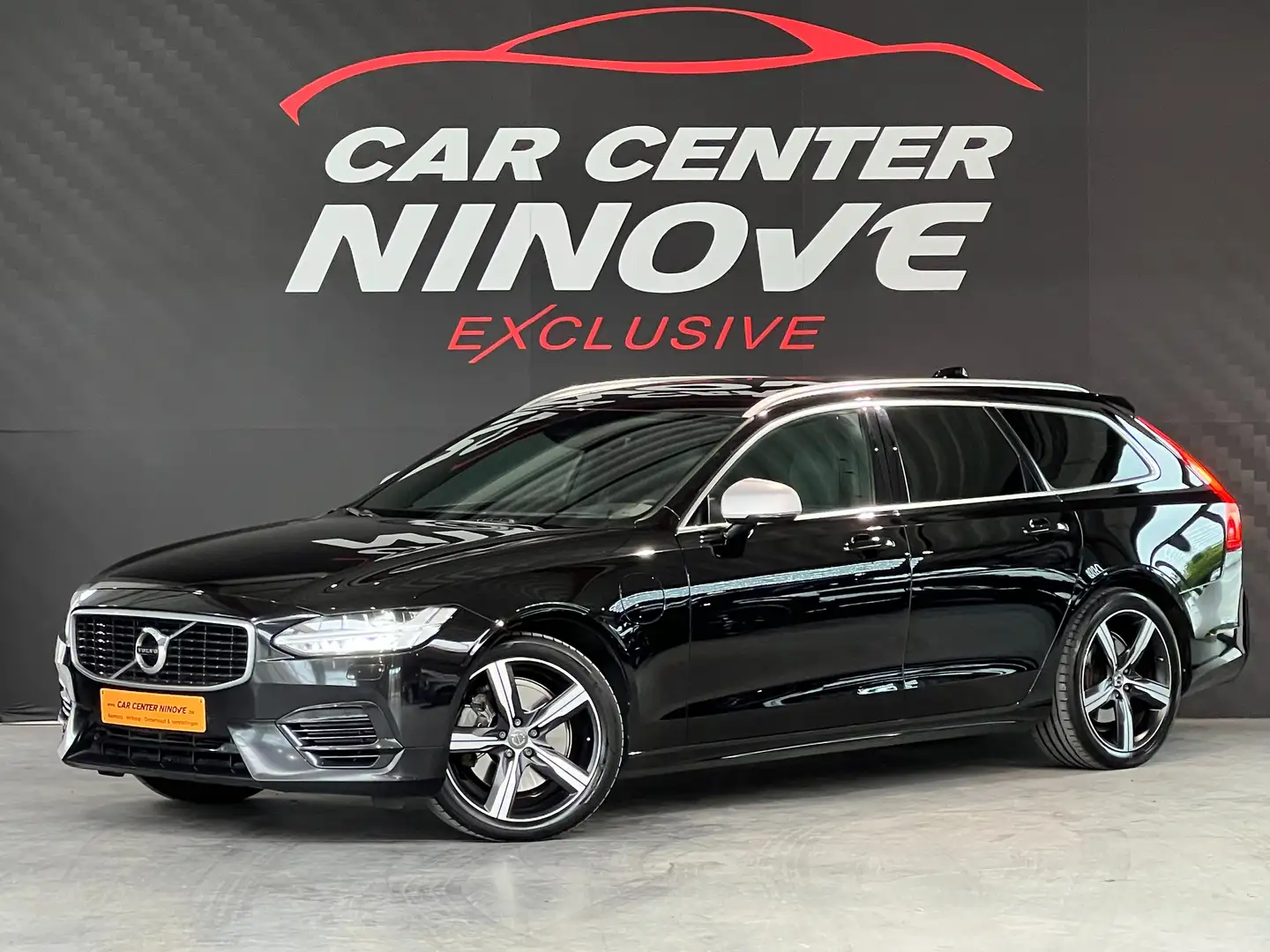 Volvo V90 2.0 T8 TE AWD PHEV R-Design // Full Option Zwart - 1