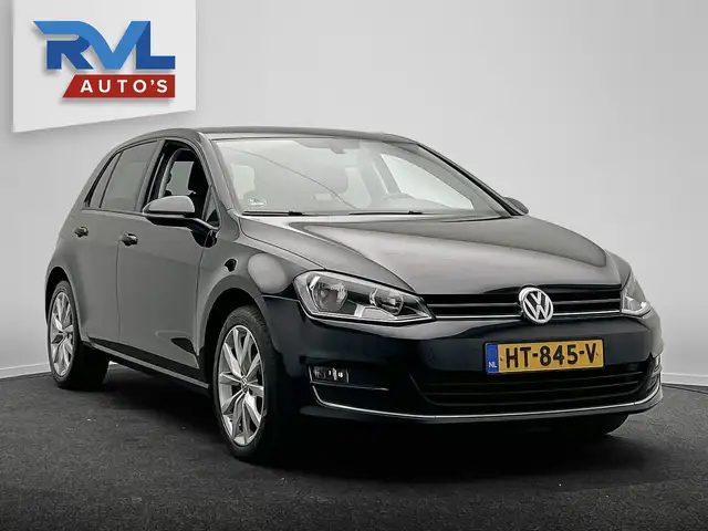 Volkswagen Golf view 4