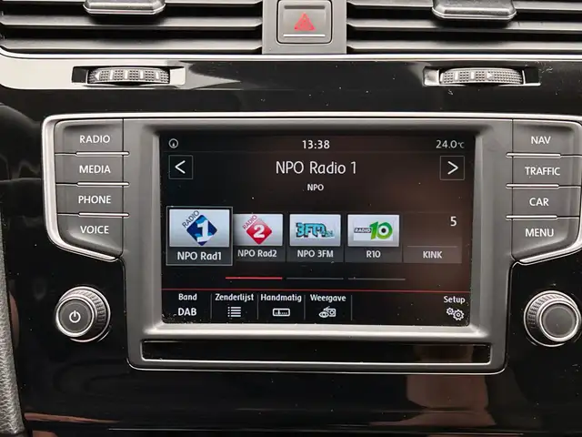 Volkswagen Golf view 21