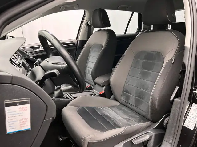 Volkswagen Golf view 17