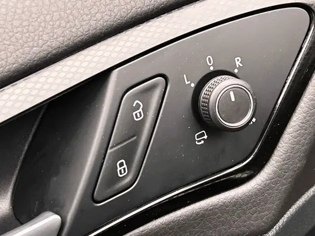 Volkswagen Golf view 20