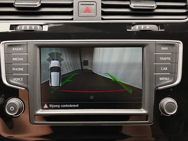 Volkswagen Golf view 23