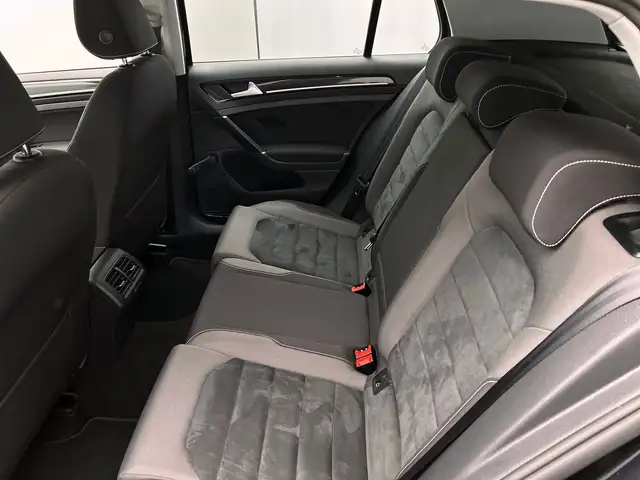 Volkswagen Golf view 30