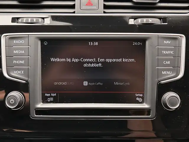 Volkswagen Golf view 19