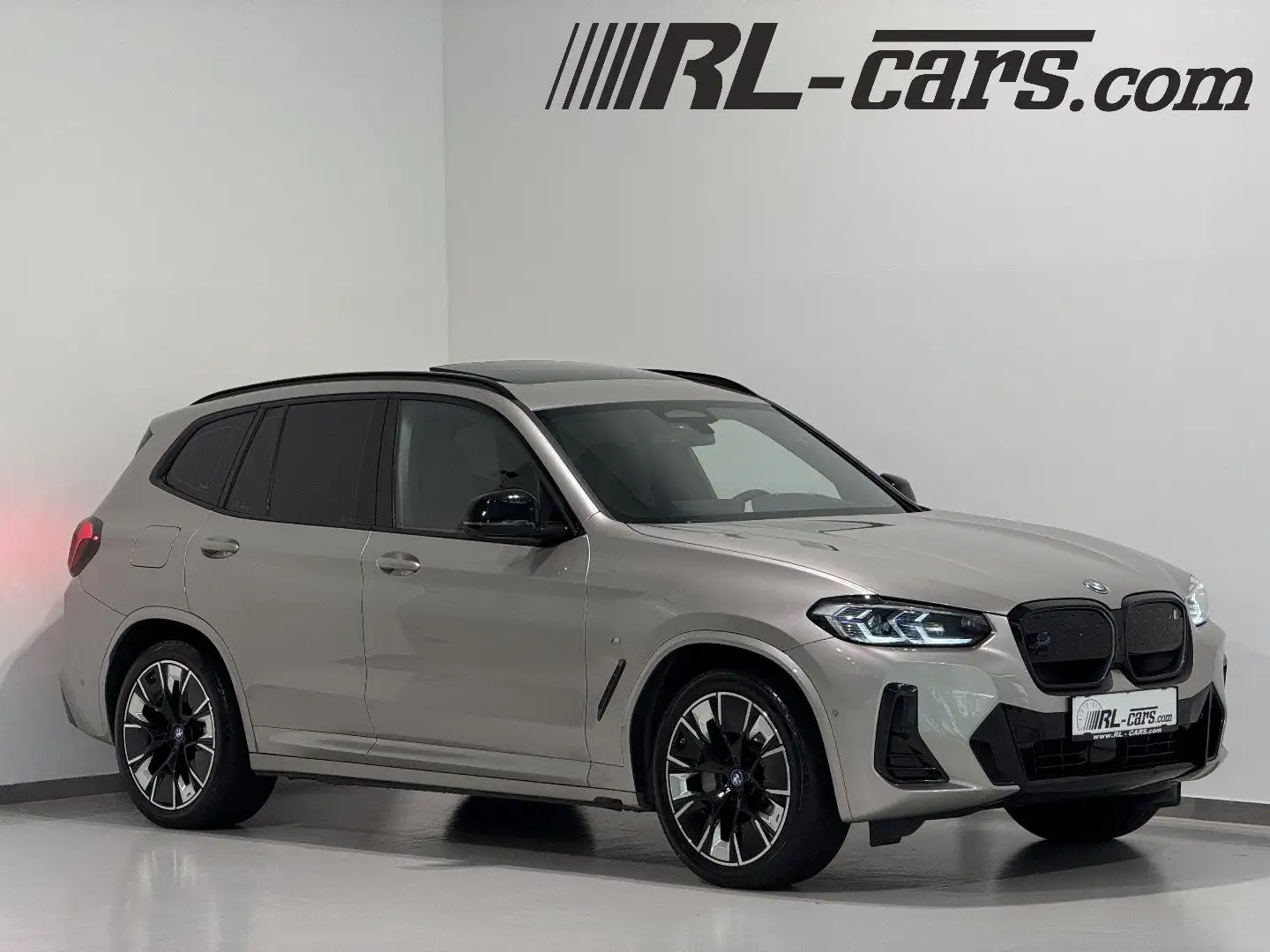BMW iX3 LCI M-Sport Impressive/HEAD-UP/Panorama/AHK/360*G Silber - 1