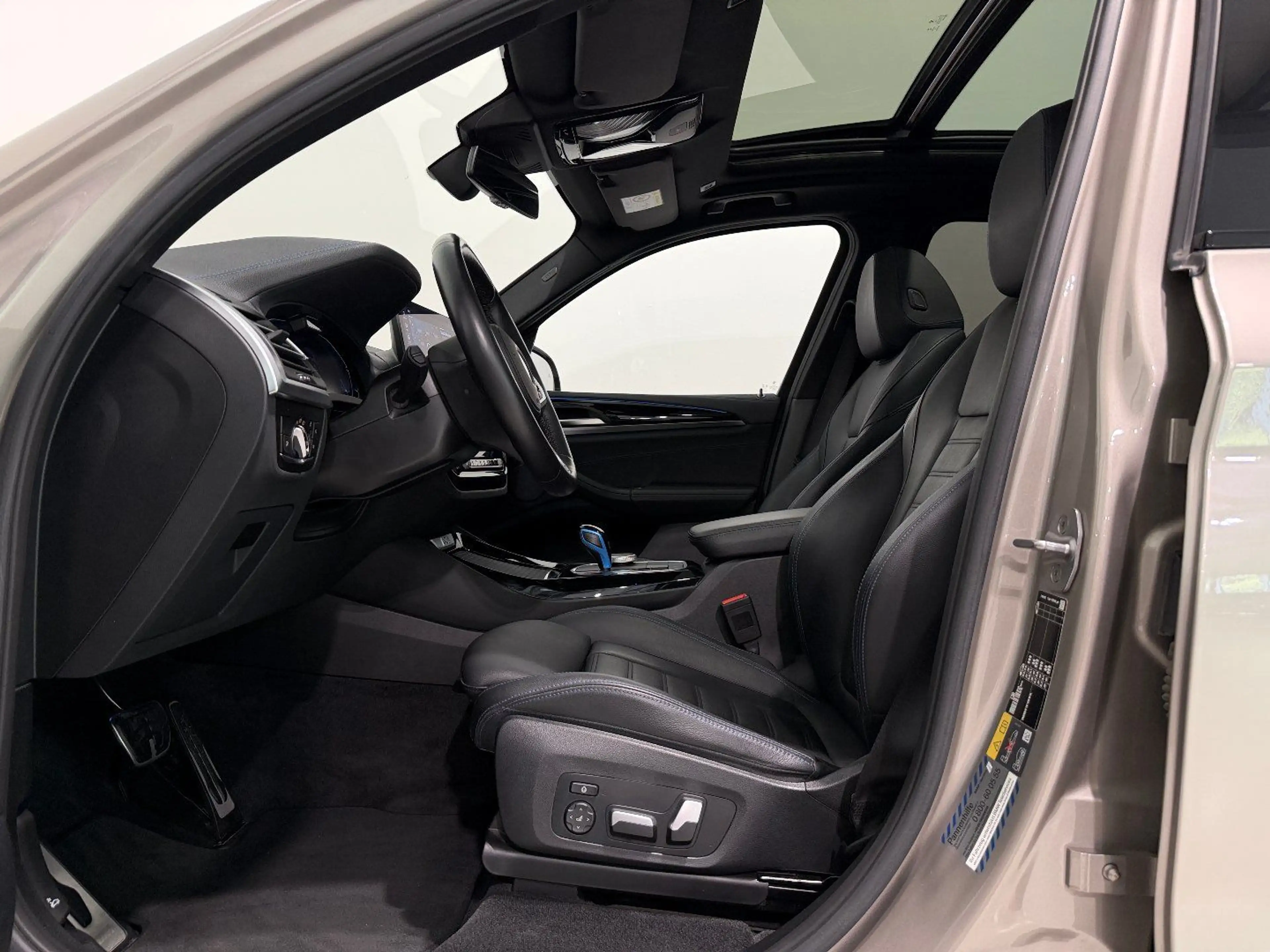 BMW iX3 LCI M-Sport Impressive/HEAD-UP/Panorama/AHK/360*G — photo 9