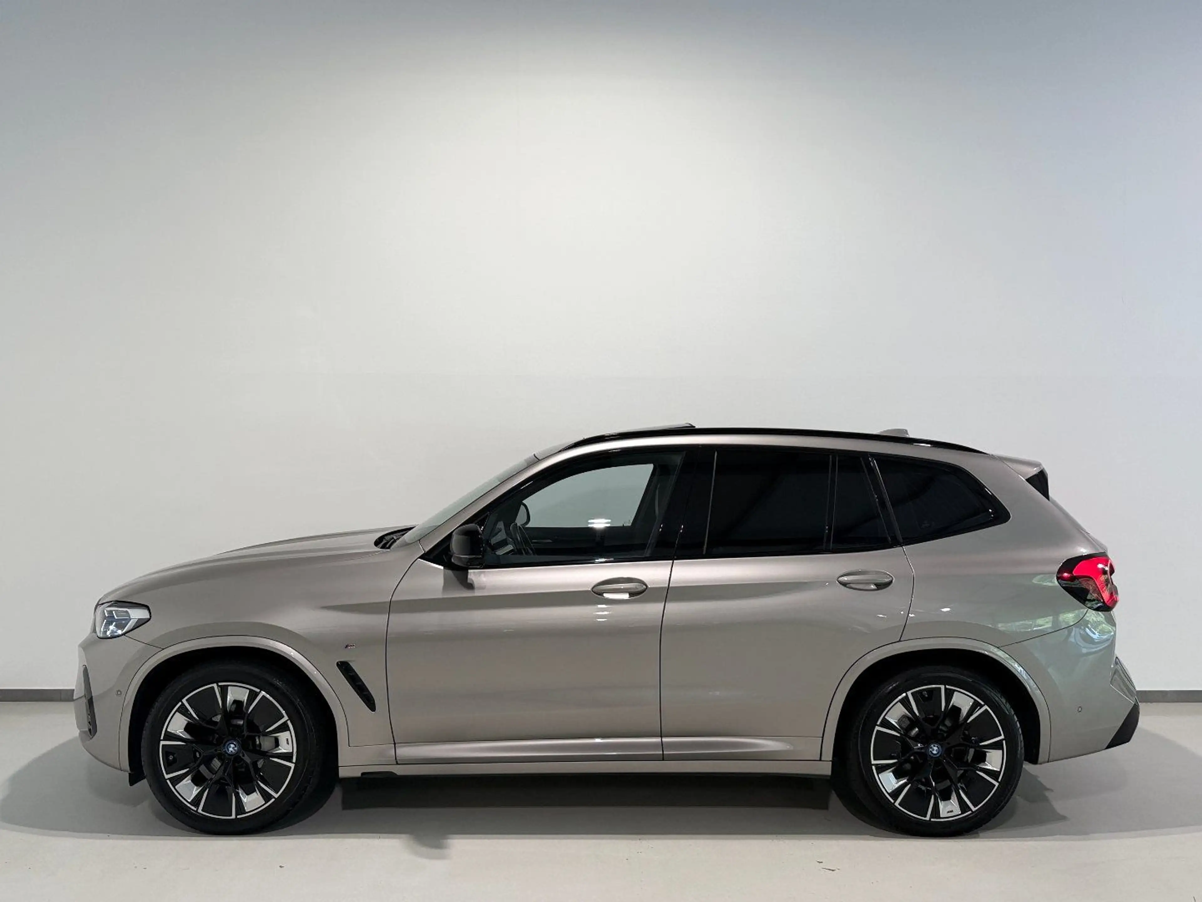 BMW iX3 LCI M-Sport Impressive/HEAD-UP/Panorama/AHK/360*G — photo 6