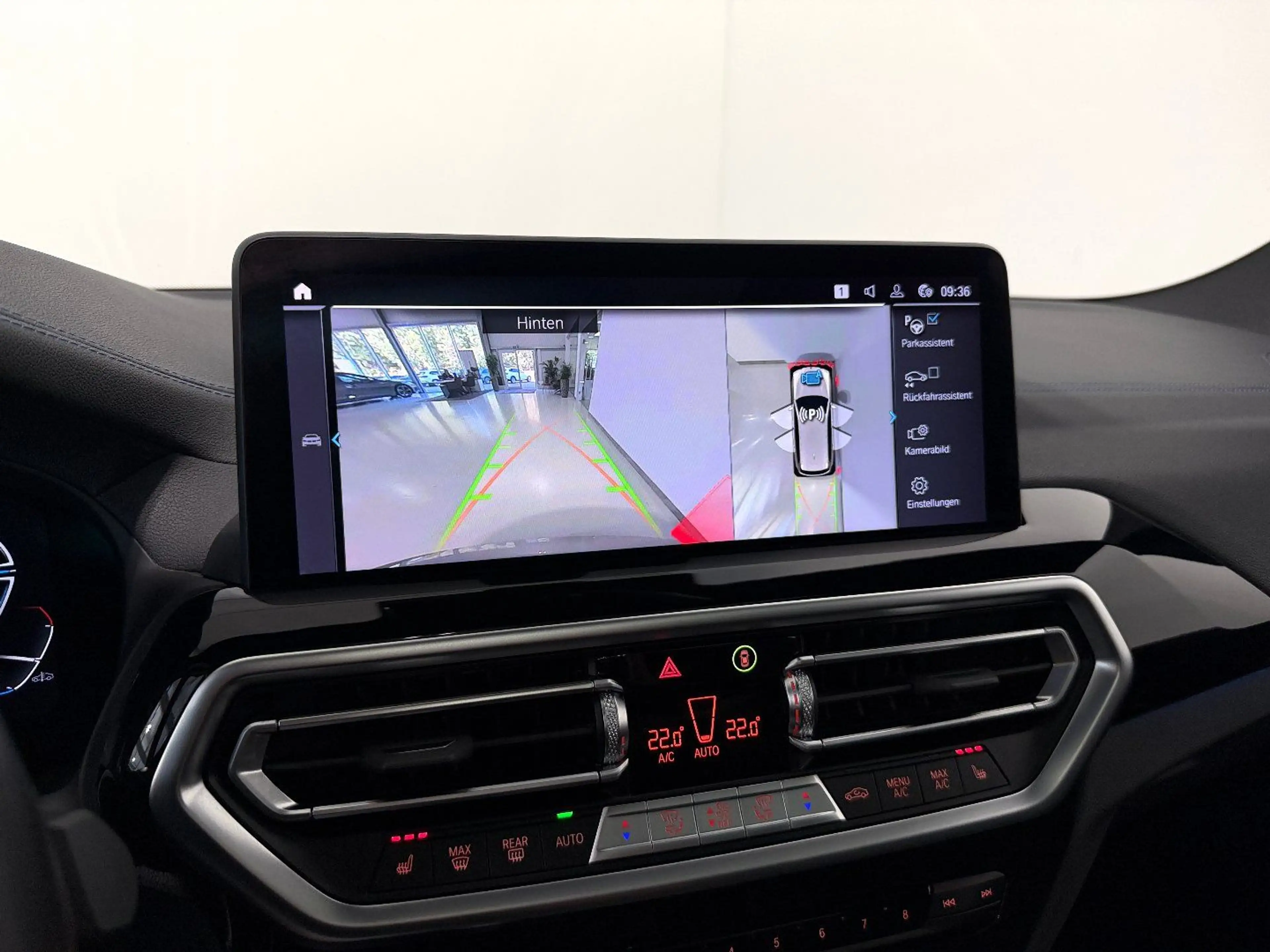 BMW iX3 LCI M-Sport Impressive/HEAD-UP/Panorama/AHK/360*G — photo 16
