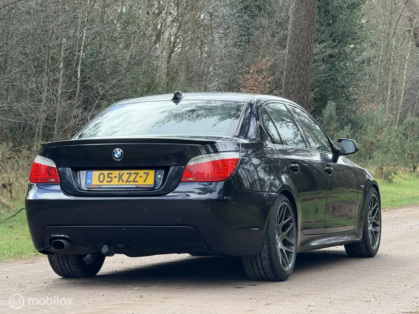 BMW 520 5-serie 520i M-Pakket Edition Carbon Black *Automa Zwart - 2