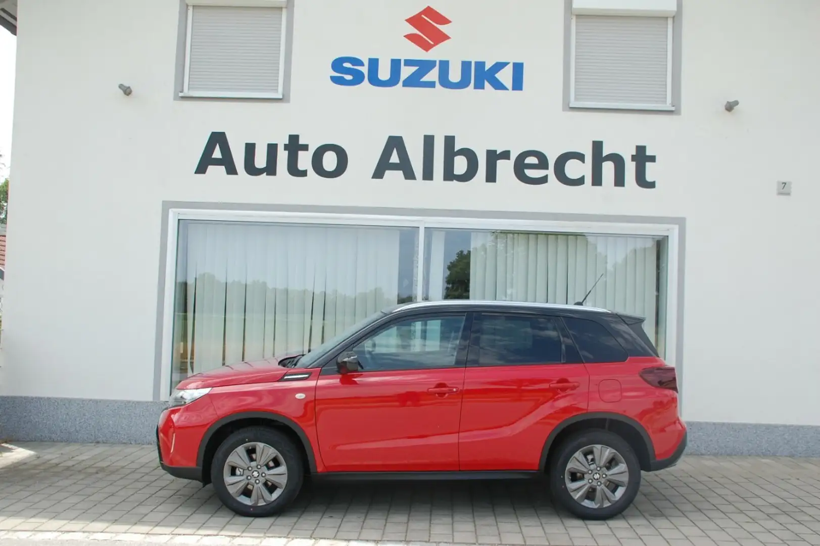 Suzuki Vitara 1.4 Mild-Hybrid Comfort 4x4 Rouge - 1