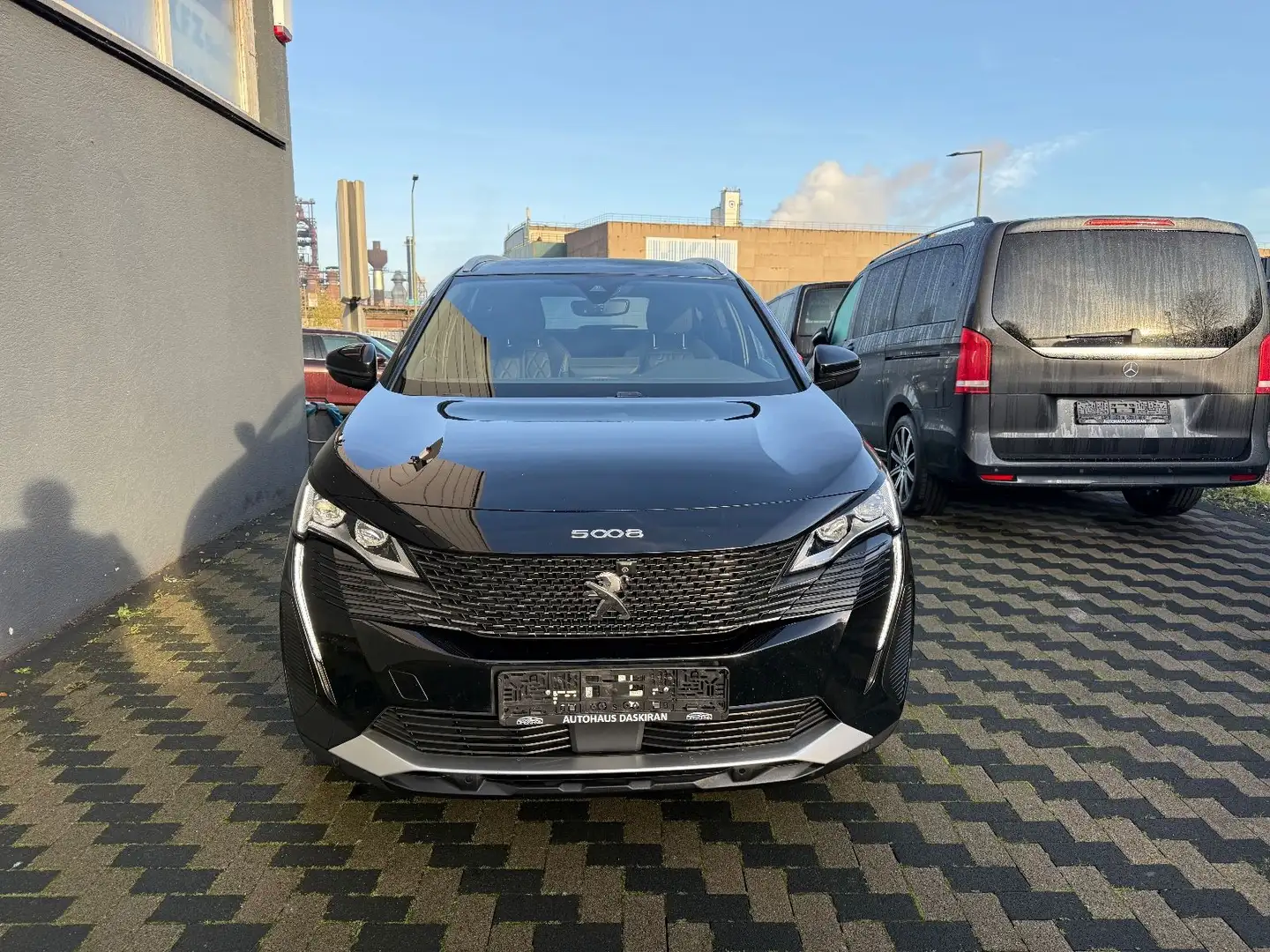 Peugeot 5008 GT Navi Leder LED AHK 360°cam 7Sitzer Schwarz - 2