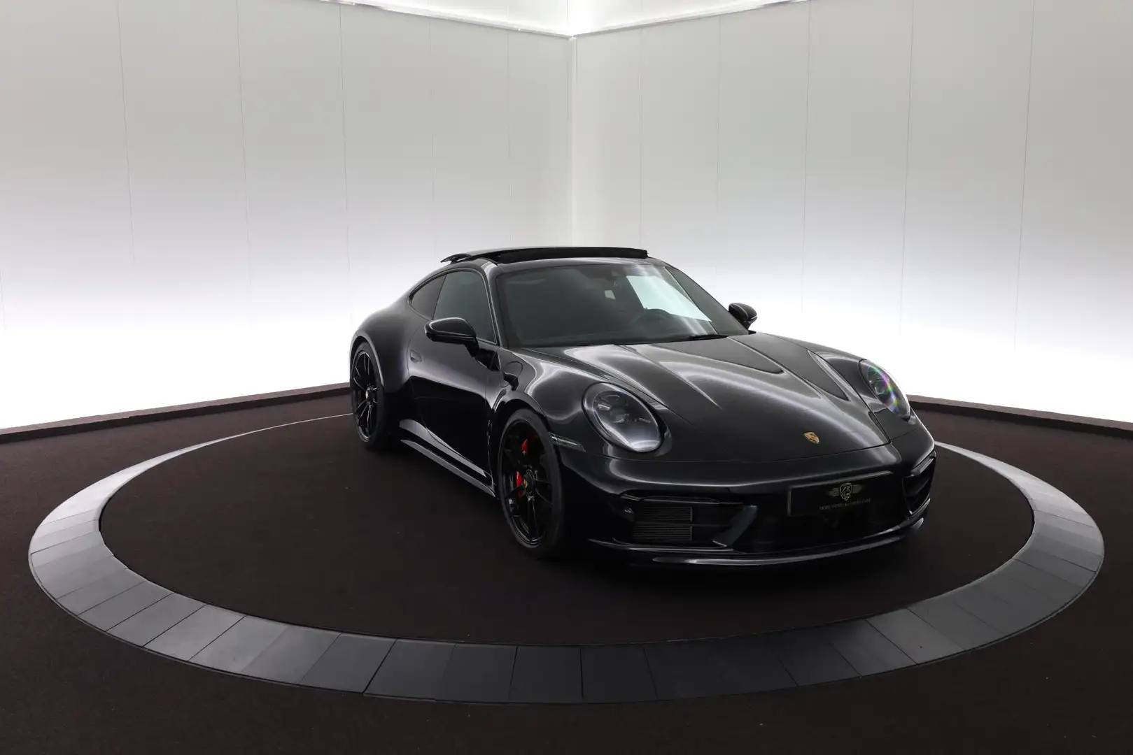 Porsche 992 3.0 Carrera 4 GTS Schwarz - 2