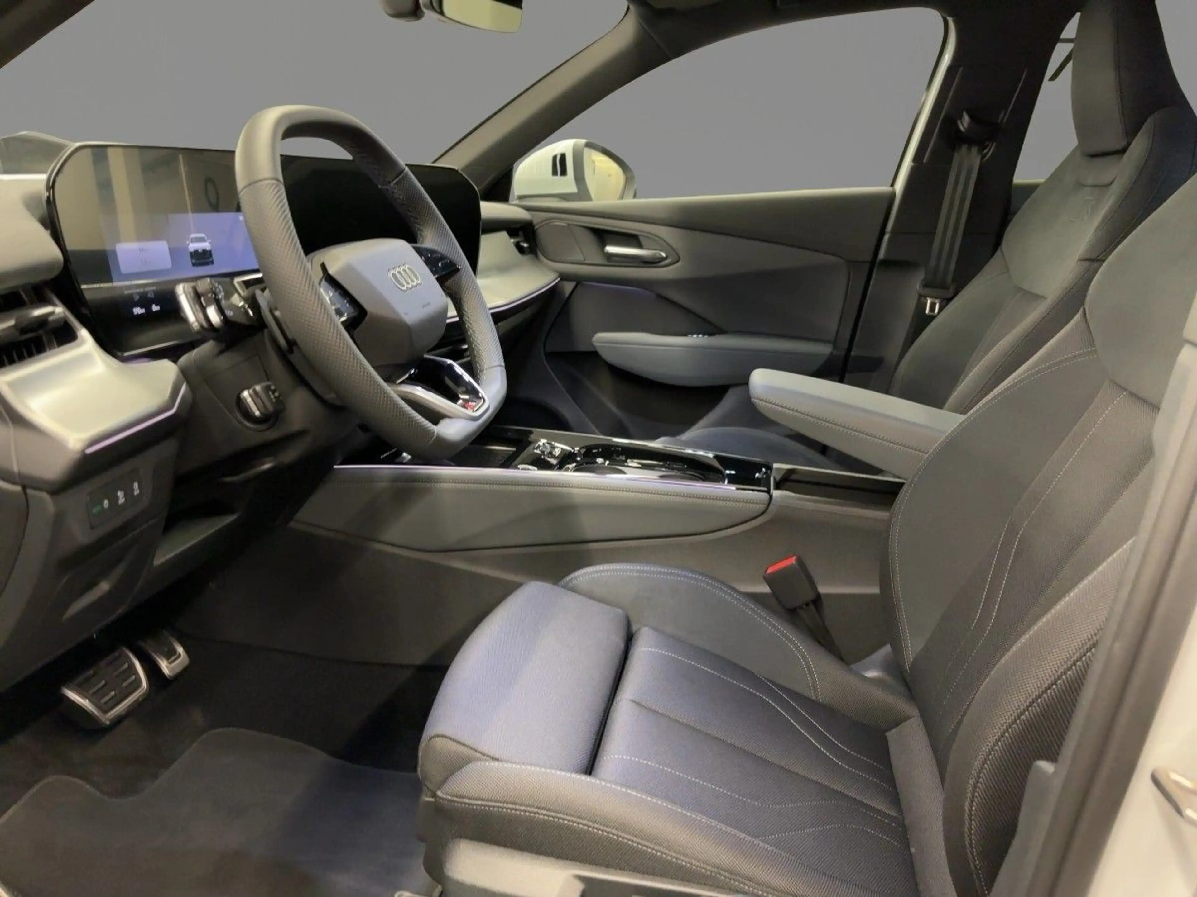 Audi Q3 e-hybrid S tronic — photo 10