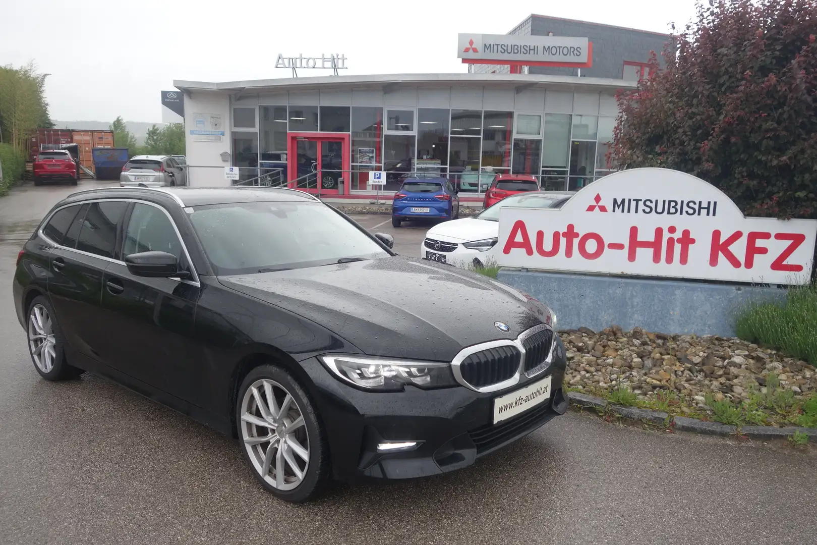 BMW 320 320d Touring ***Service & Pickerl neu*** Schwarz - 1
