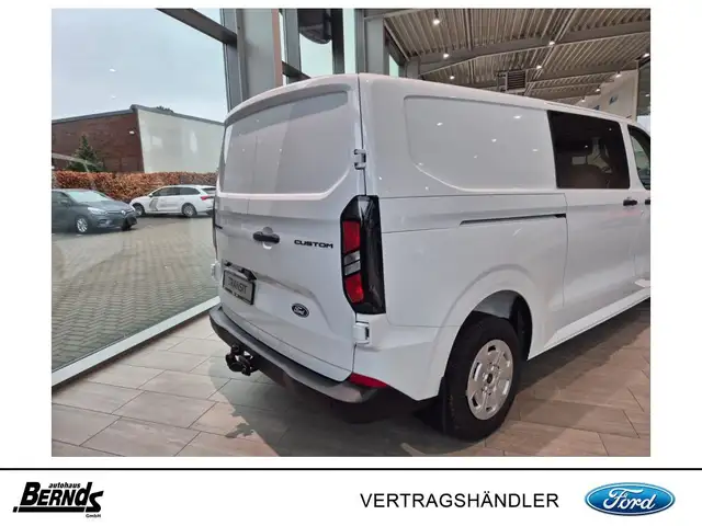 Ford 320 L2H1 view 5