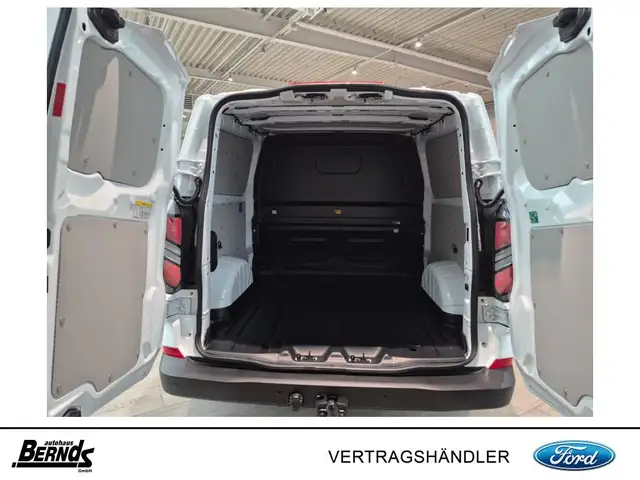 Ford 320 L2H1 view 7