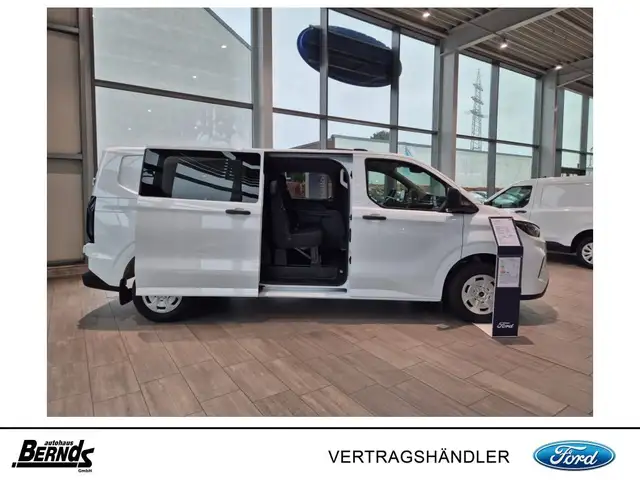 Ford 320 L2H1 view 2