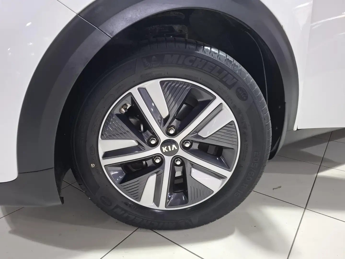 Kia Niro 1.6 GDi Hybrid DynamicPlusLine Trekhaak, Apple Car Wit - 2