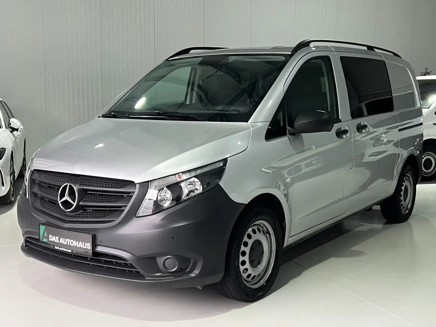 Mercedes-Benz Vito Tourer Mixto 114 CDI kompakt 4x4 Aut.  ALLRAD 5... Silber - 1