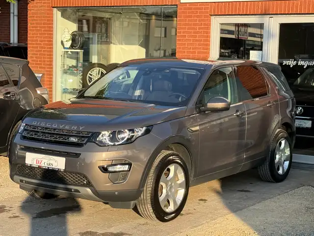 Land Rover Discovery Sport view 7