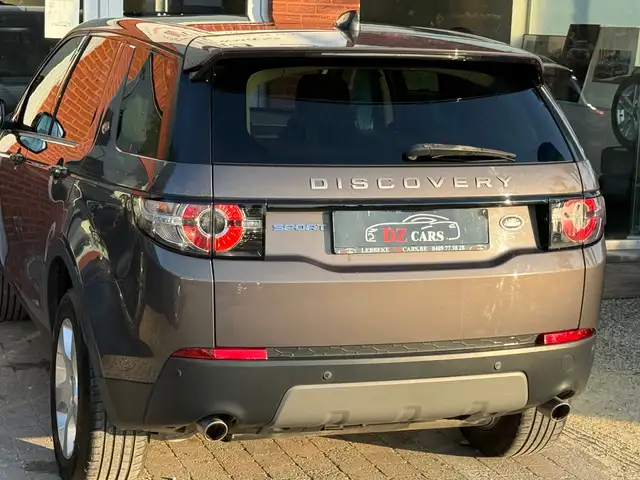 Land Rover Discovery Sport view 15