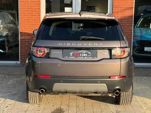 Land Rover Discovery Sport view 13
