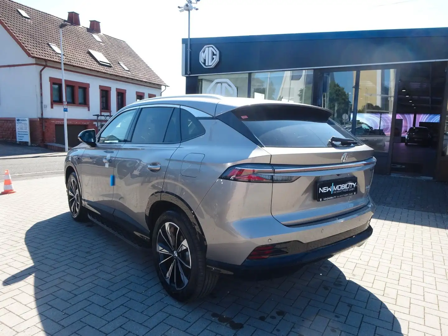 MG HS 1.5 T PHEV Luxury Argent - 2