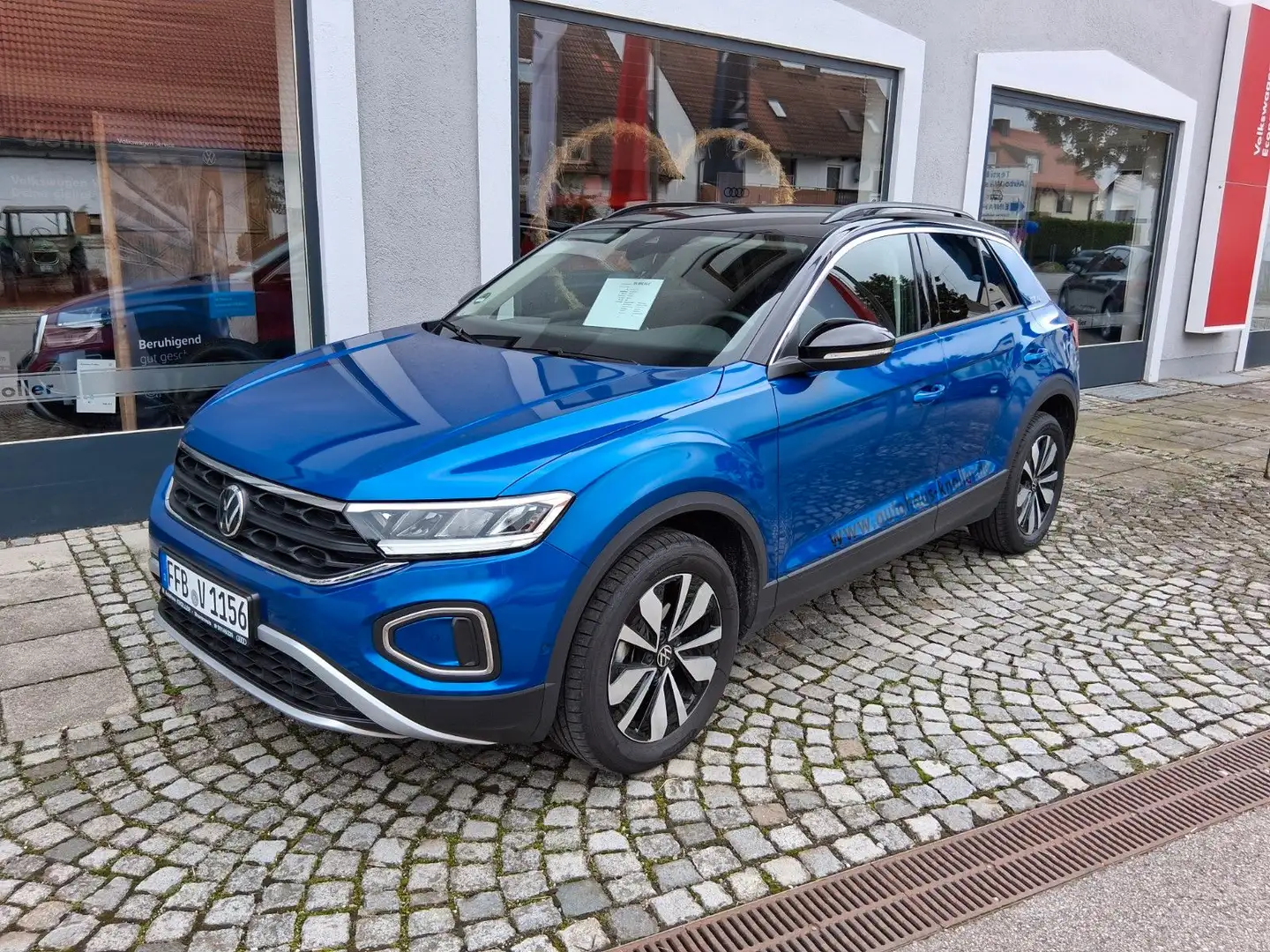 Volkswagen T-Roc 1,5l TSI 6-Gang Goal Blau - 1