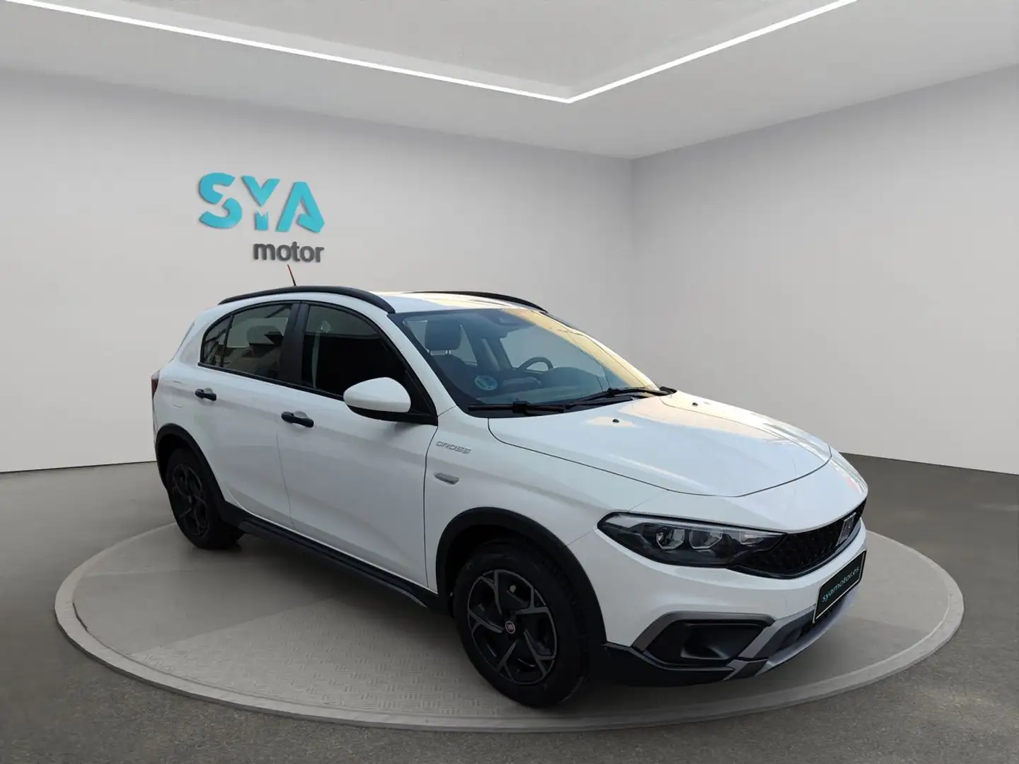 Fiat Tipo City Cross 1.5 Hybrid 97kW (130CV) DCT Wit - 1