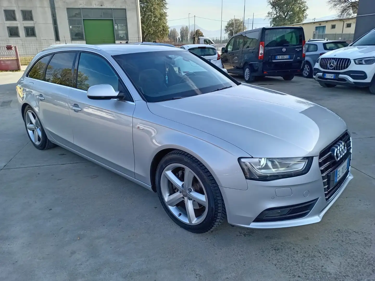 Audi A4 A4 Avant 2.0 tdi S LINE Argento - 1