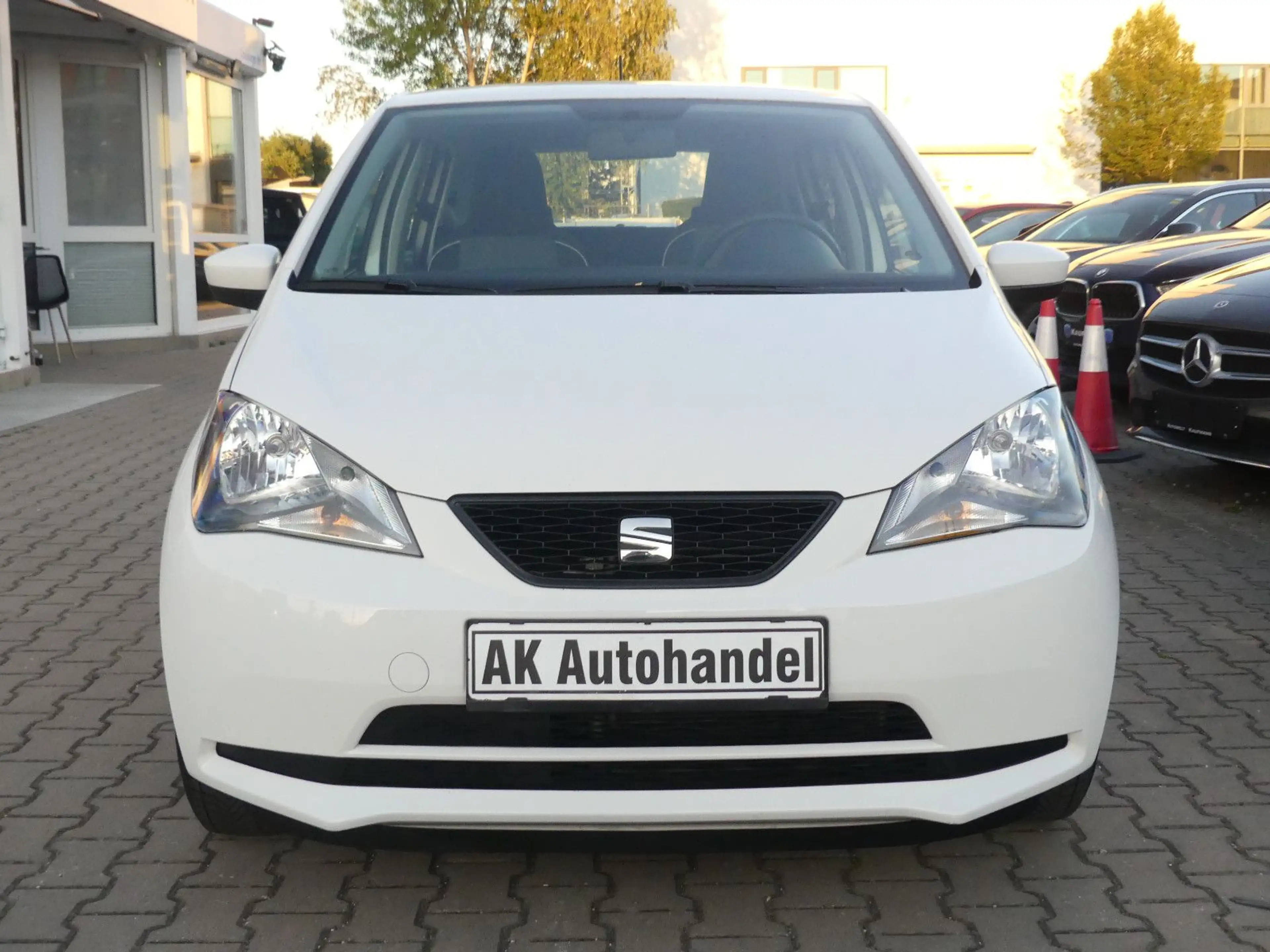 SEAT Mii Chic Tempo Klima Einparkhilfe Bluetooth Isof — photo 2