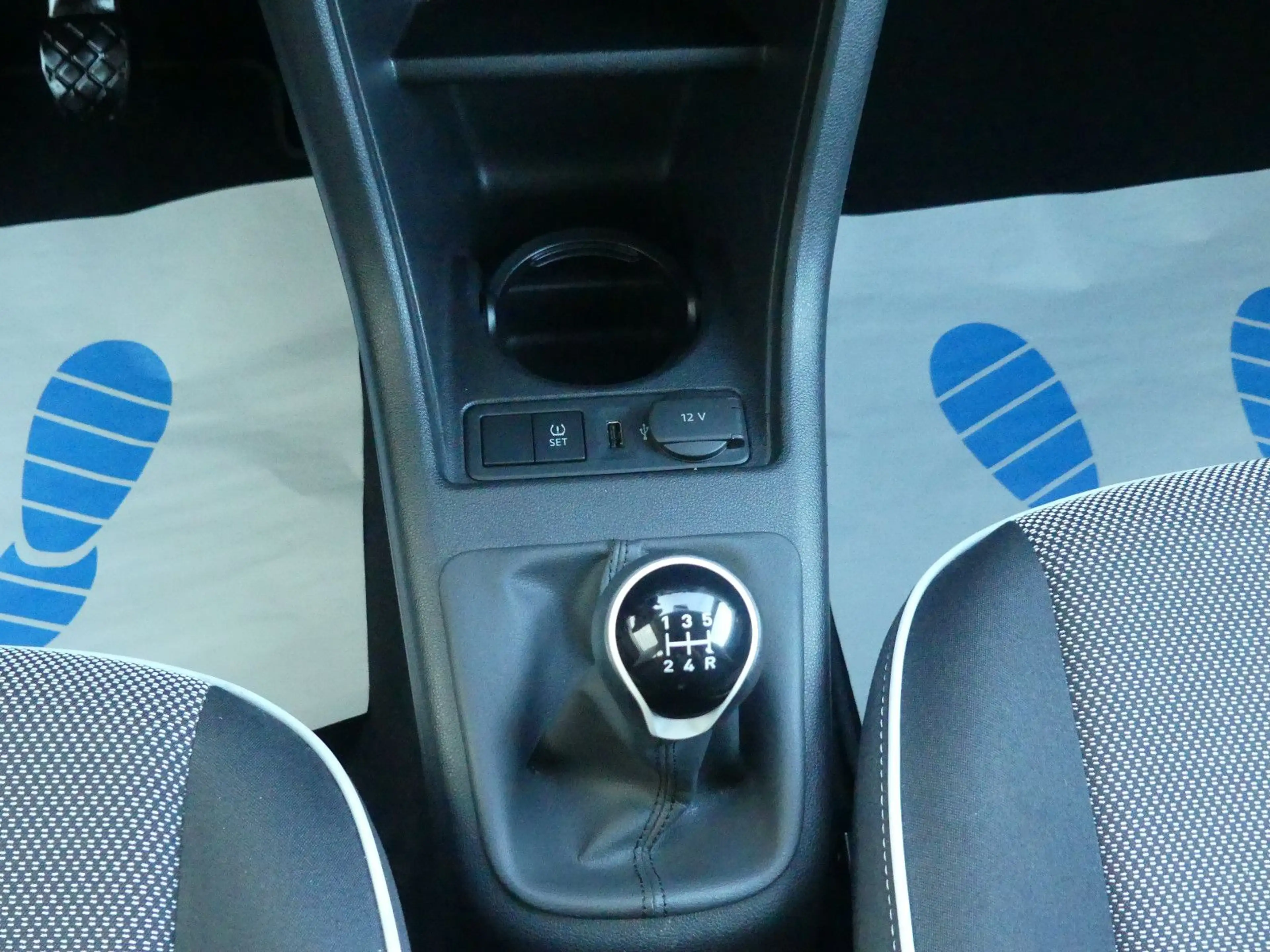 SEAT Mii Chic Tempo Klima Einparkhilfe Bluetooth Isof — photo 15