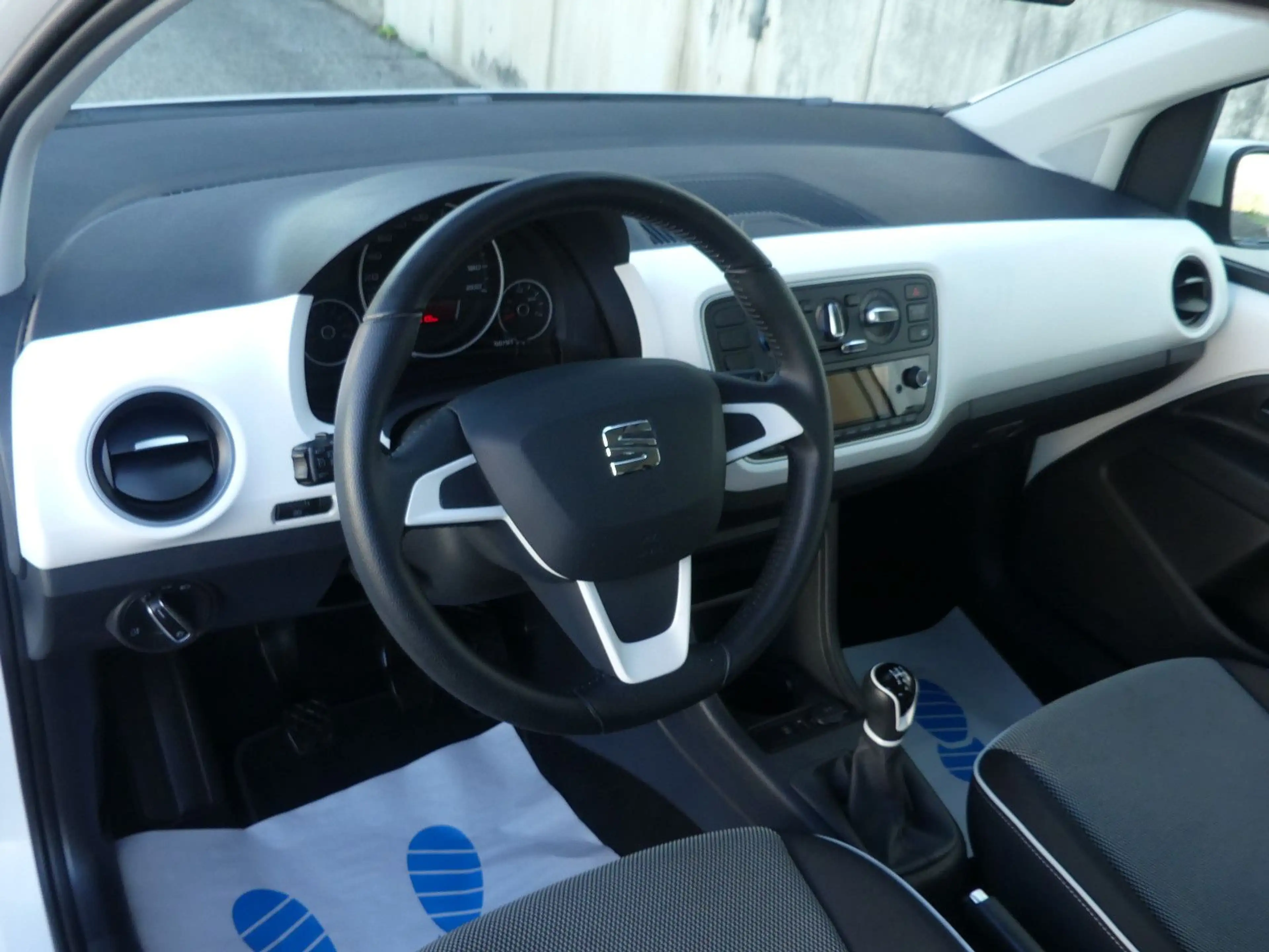 SEAT Mii Chic Tempo Klima Einparkhilfe Bluetooth Isof — photo 12