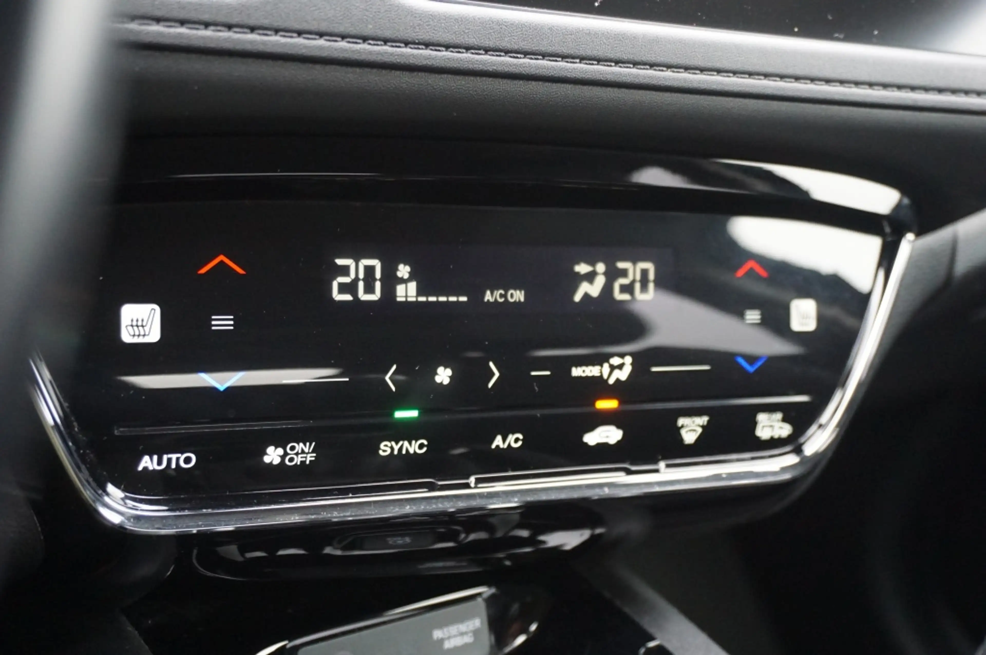 Honda HR-V 131PK i-VTEC Executive LUXE | PANO | NAVI | TREKHA — photo 38