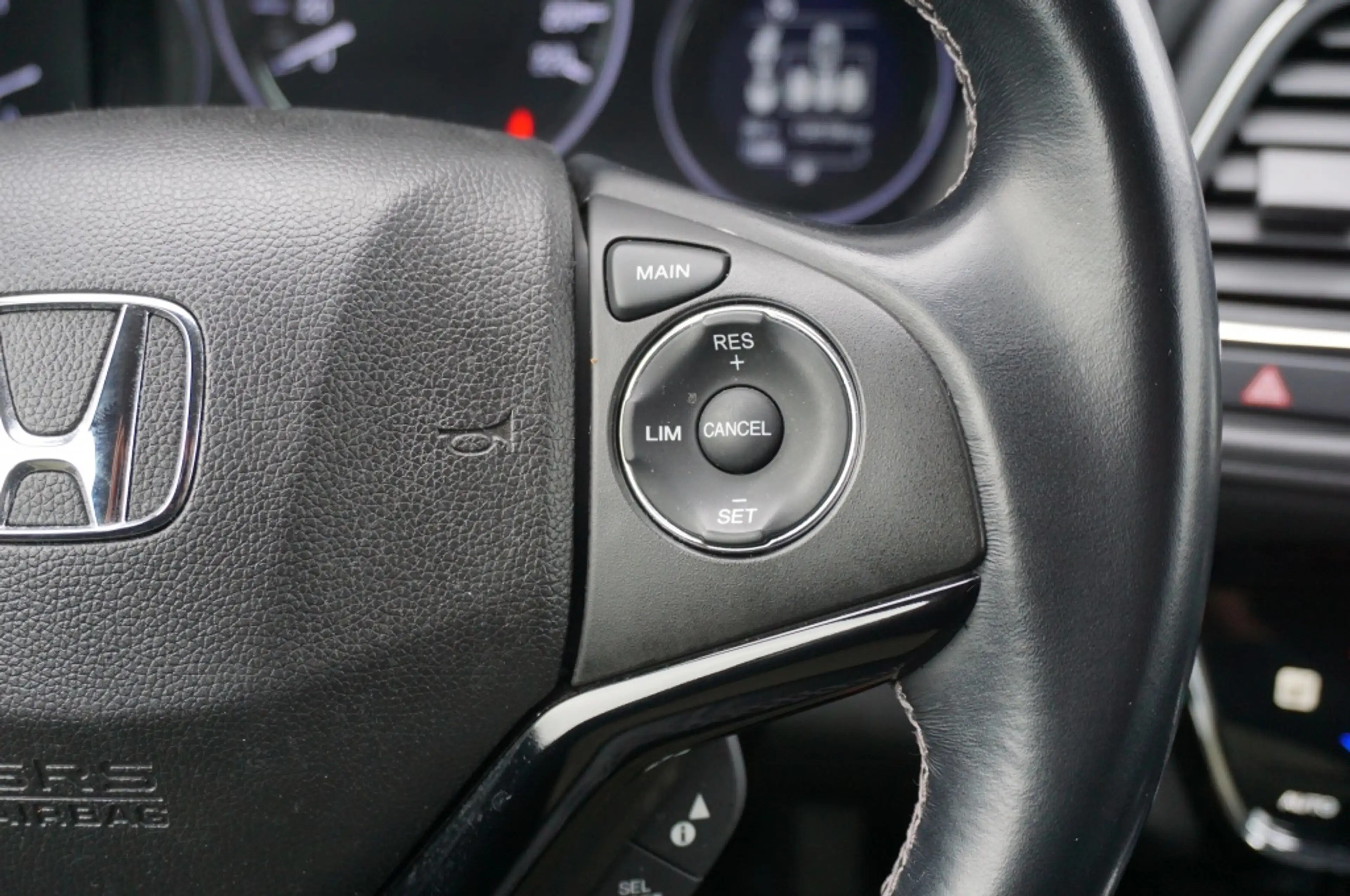 Honda HR-V 131PK i-VTEC Executive LUXE | PANO | NAVI | TREKHA — photo 31